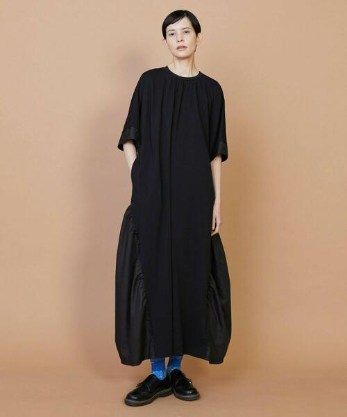 FRAPBOIS（フラボア）の「トリムワンピ（ワンピース・レディース・ブラック/レンガ・1）」の2枚目の写真