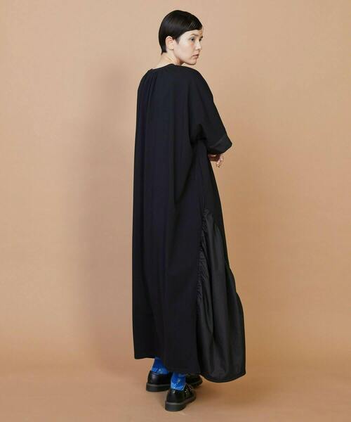 FRAPBOIS（フラボア）の「トリムワンピ（ワンピース・レディース・ブラック/レンガ・1）」の17枚目の写真