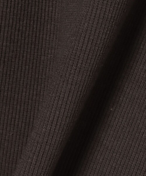 BEAMS HEART(ビームスハート)の「レイヤード風 ヘンリーネック タンクトップ(Tシャツ/カットソー・レディース・ダークブラウン/ライトグレー/ブラック・FREE)」の19枚目の写真
