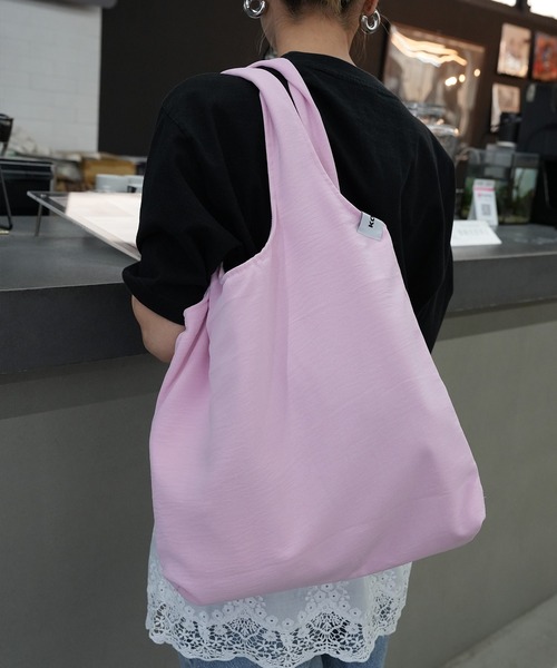 Kotoe(コトエ)の「シンプル カラートートバッグ A4サイズ収納可(トートバッグ・レディース・ピンク/ブルー/レッド/ブラウン/ブラック・FREE)」の4枚目の写真