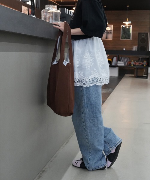 Kotoe(コトエ)の「シンプル カラートートバッグ A4サイズ収納可(トートバッグ・レディース・ピンク/ブルー/レッド/ブラウン/ブラック・FREE)」の8枚目の写真