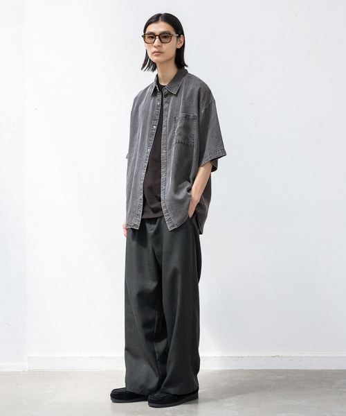 LAKOLE（ラコレ）の「リングドットデニム半袖シャツ / 662028（シャツ/ブラウス・メンズ・ブラック/ブルー・MEDIUM/LARGE）」の5枚目の写真