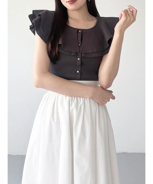 MERCURYDUO(マーキュリーデュオ)の「編み変化ノースリーブラッフルコンパクトニット(ニット/セーター・レディース・チャコールグレー/オフホワイト/ライトブルー・FREE)」の3枚目の写真