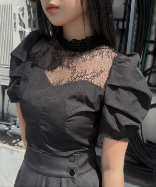 LVEU.(ラブユ.)の「【LVEU.】レース切替パフスリーブブラウス / トップス ブラウス 半袖 レース クロップド パフスリーブ シャーリング ブラック(シャツ/ブラウス・レディース・ブラック・FREE)」の5枚目の写真