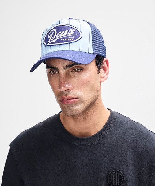 DEUS EX MACHINA(デウスエクスマキナ)の「FORECOURT TRUCKER コットン素材 ナイロンキャップ(キャップ・メンズ・スカイブルー系/ベージュ/ブラック・OS)」の18枚目の写真