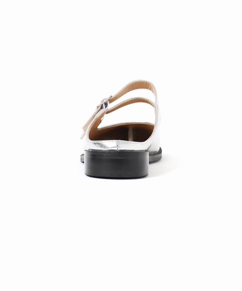 U by SPICK&SPAN(ユーバイスピックアンドスパン)の「PAES/ぺイズ Double Buckle Mule metal(その他シューズ・レディース・シルバー・23cm/24cm/23.5cm)」の5枚目の写真