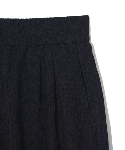 SIGNIFICANT(シグニフィカント)の「プリーツツーピンタックバンディングパンツ LQ2PU400_BLACK(その他パンツ・メンズ・その他・28/30/32/34)」の4枚目の写真
