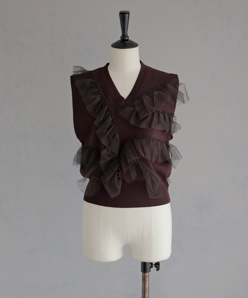 &g'aime（アンジェム）の「【&ｇ'aime 】チュールラッフルニットベスト　Tulle Ruffle Knit Vest（ベスト・レディース・アイボリー/ブラック/ブラウン・FREE）」の5枚目の写真