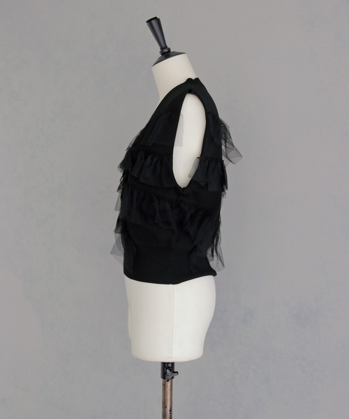 &g'aime（アンジェム）の「【&ｇ'aime 】チュールラッフルニットベスト　Tulle Ruffle Knit Vest（ベスト・レディース・アイボリー/ブラック/ブラウン・FREE）」の7枚目の写真