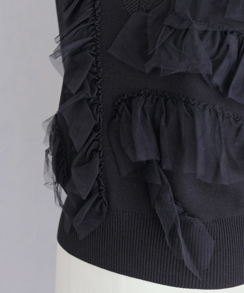 &g'aime（アンジェム）の「【&ｇ'aime 】チュールラッフルニットベスト　Tulle Ruffle Knit Vest（ベスト・レディース・アイボリー/ブラック/ブラウン・FREE）」の9枚目の写真