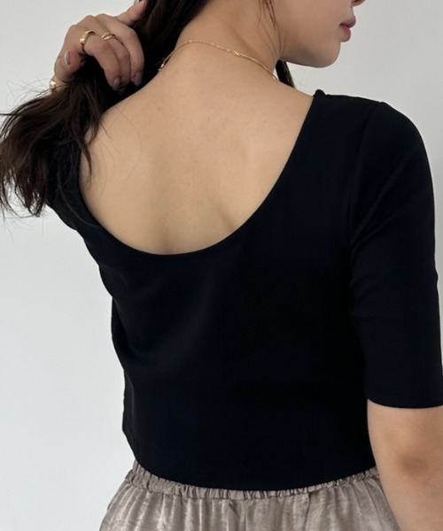 umune（ウムネ）の「Tシャツ 半袖 クロップド丈 ショート丈 2WAY ショートスリーブ カットソー 丸首 クルーネック 無地 コンパクト 夏（Tシャツ/カットソー・レディース・ブラック/オフホワイト/グレイッシュブルー・FREE）」の7枚目の写真