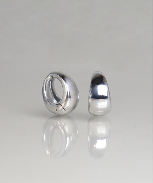 ieLS（イエルズ）の「金属アレルギー対応「ieLS」ステンレス　ミニマル カフイヤリング（イヤリング・レディース・ゴールド/シルバー・ONE SIZE）」の5枚目の写真