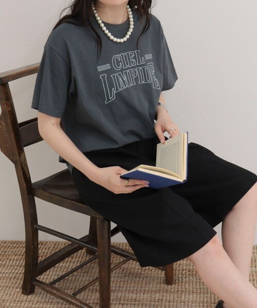 fredy emue(フレディエミュ)の「アウトラインロゴTシャツ(Tシャツ/カットソー・レディース・チャコールグレー/ネイビー/オフホワイト・38)」の2枚目の写真