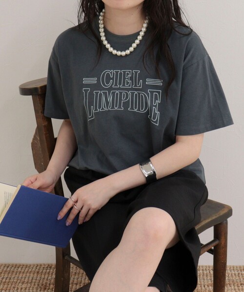 fredy emue(フレディエミュ)の「アウトラインロゴTシャツ(Tシャツ/カットソー・レディース・チャコールグレー/ネイビー/オフホワイト・38)」の19枚目の写真