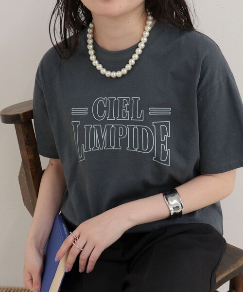 fredy emue(フレディエミュ)の「アウトラインロゴTシャツ(Tシャツ/カットソー・レディース・チャコールグレー/ネイビー/オフホワイト・38)」の18枚目の写真
