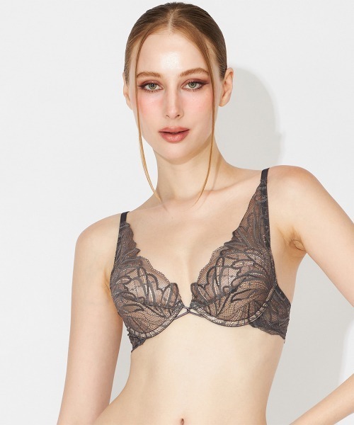 ANNEBRA(アンブラ)の「Leo Sonata デコルテレースモールドカップブラジャー(ブラジャー・レディース・ライトブラウン/ダークグレー・C75/C70/B75/B70/G75/G70/F75/F70/E80/E75/E70/D80/D75/D70/C80)」の9枚目の写真
