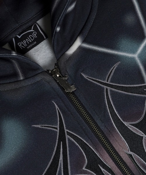 RIPNDIP(リップンディップ)の「REDEMPTION ZIP UP HOODIE(パーカー・メンズ・ブラック・SMALL/MEDIUM/LARGE/X-LARGE)」の2枚目の写真