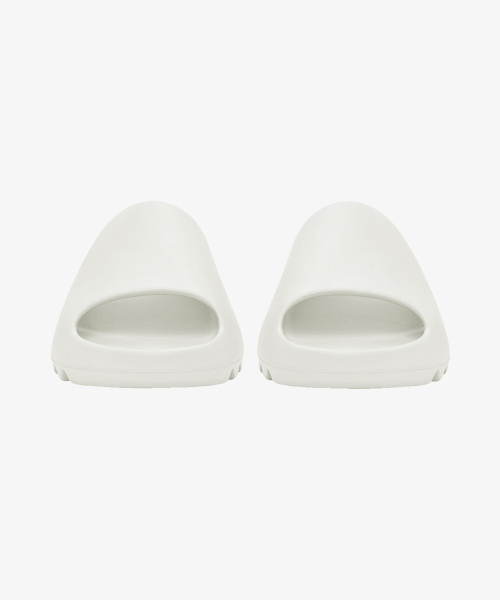 Yeezy(イージー)の「YS-01 White(サンダル・レディース・その他・13/12/11/10/8)」の2枚目の写真