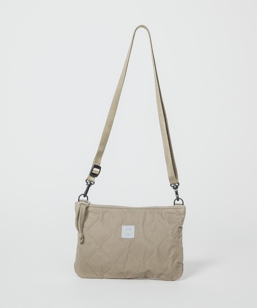 MIS（エムアイエス）の「MILITARY QUILTED SACOSCH（ショルダーバッグ・メンズ・イエロー/グリーン/ピンク/ブルー/ブラック/ベージュ・ONESIZE）」の2枚目の写真