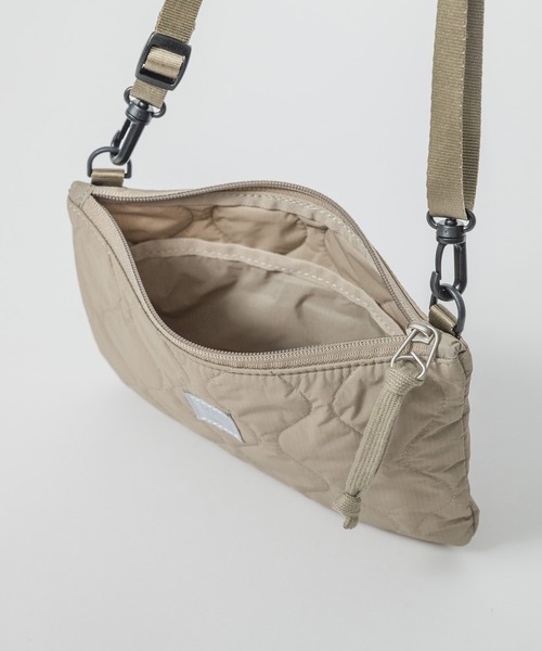 MIS（エムアイエス）の「MILITARY QUILTED SACOSCH（ショルダーバッグ・メンズ・イエロー/グリーン/ピンク/ブルー/ブラック/ベージュ・ONESIZE）」の9枚目の写真