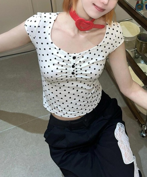 gossip!ロサンゼルス(ゴシップロサンゼルス)の「【Y2Kガーリー】 半袖 ドット柄 ヘンリーネック カットソー タイト(Tシャツ/カットソー・レディース・ドット・M)」の14枚目の写真
