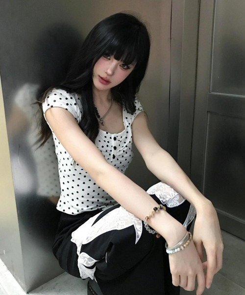 gossip!ロサンゼルス(ゴシップロサンゼルス)の「【Y2Kガーリー】 半袖 ドット柄 ヘンリーネック カットソー タイト(Tシャツ/カットソー・レディース・ドット・M)」の7枚目の写真
