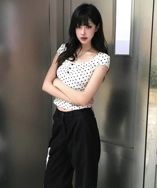 gossip!ロサンゼルス(ゴシップロサンゼルス)の「【Y2Kガーリー】 半袖 ドット柄 ヘンリーネック カットソー タイト(Tシャツ/カットソー・レディース・ドット・M)」の8枚目の写真