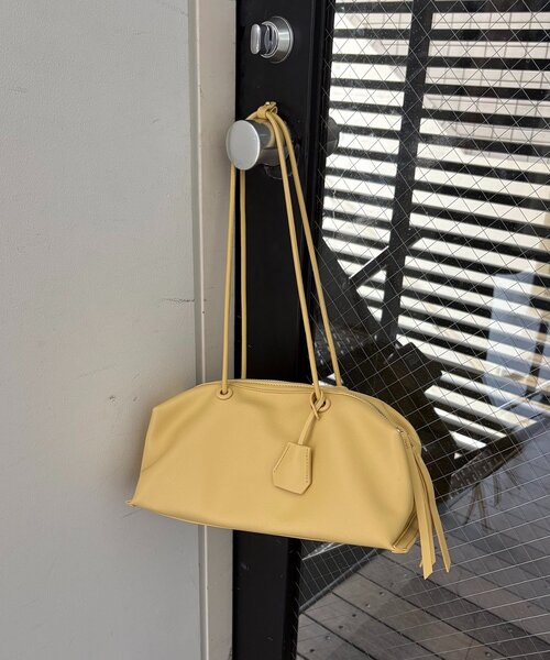 CAPRICIEUX LE'MAGE(カプリシューレマージュ)の「ワイドスクエアボストンバッグ(ショルダーバッグ・レディース・ブラック/イエロー/アイボリー・FREE)」の21枚目の写真