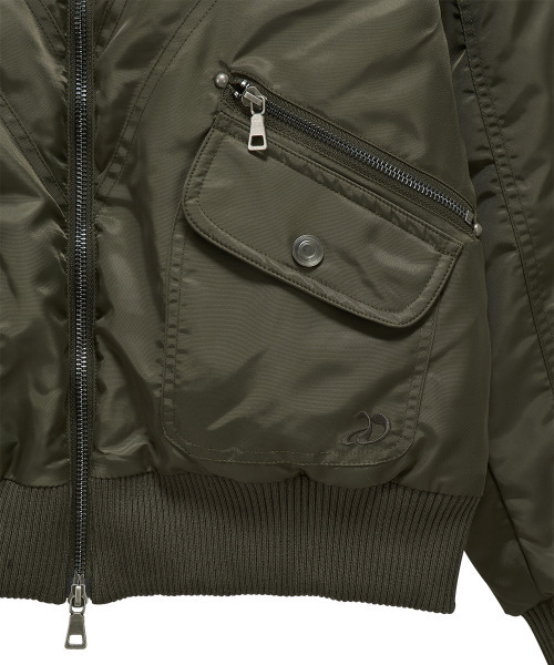DANDEL(ダンデル)の「DD cropped studded MA-1 jacket (KHAKI)(ブルゾン・レディース・その他・1/2/3)」の3枚目の写真