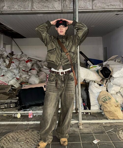 DANDEL(ダンデル)の「DD cropped studded MA-1 jacket (KHAKI)(ブルゾン・レディース・その他・1/2/3)」の7枚目の写真