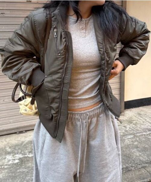 DANDEL(ダンデル)の「DD cropped studded MA-1 jacket (KHAKI)(ブルゾン・レディース・その他・1/2/3)」の12枚目の写真