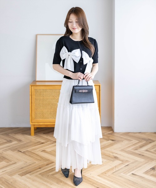 CLEAR BASIC（クリアベーシック）の「リボンデザインニットトップス［骨格ウェーブ／フェミニン／ガーリー／大人かわいい／華やか］（ニット/セーター・レディース・ブラック/レモンイエロー/グレー系その他・F）」の9枚目の写真