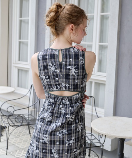 idem back cut onepiece ブラウン back cut onepiece / バックデザインノースリーブワンピース