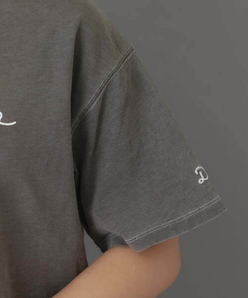 DRESSTERIOR(ドレステリア)の「インディゴ天竺ロゴTシャツ(Tシャツ/カットソー・レディース・チャコールグレー/サックスブルー・36/38/34)」の3枚目の写真