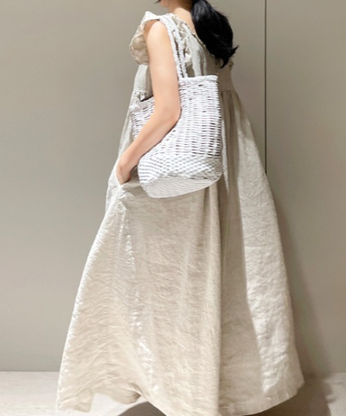 Aelina(エリナ)の「前後リバーシブルワンピース(ワンピース・レディース・ネイビー/ベージュ・FREE)」の9枚目の写真