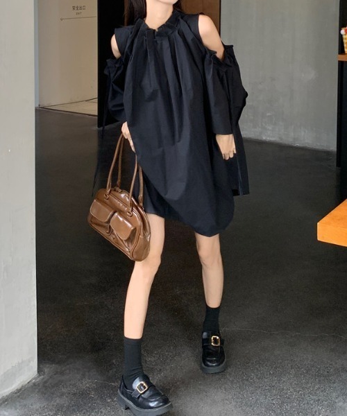 FLINEA(フリネア)の「オフショルダーリボンチュニック(チュニック・レディース・ブラック/ホワイト/ブラウン・FREE)」の13枚目の写真