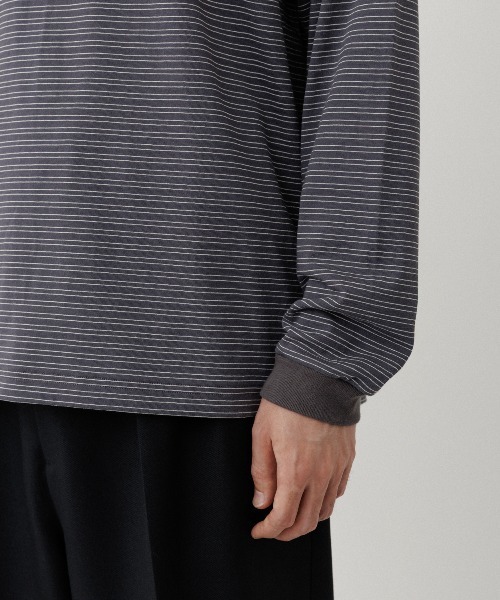 ADAM ET ROPE'(アダムエロペ)の「マルチボーダーロングTシャツ(Tシャツ/カットソー・メンズ・チャコールグレー/ブラック/オフホワイト・M/L)」の17枚目の写真