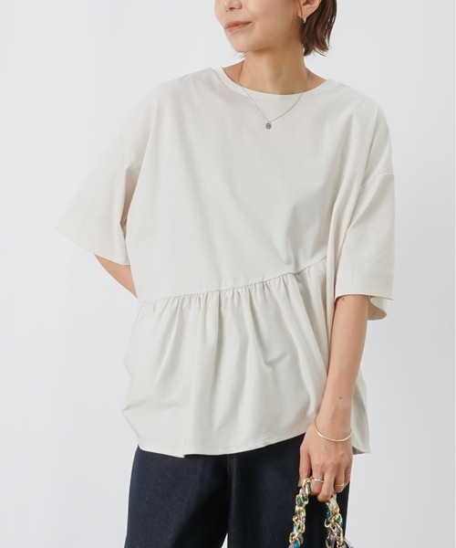 LUCA/LADY LUCK LUCA(ルカ/レディラックルカ)の「LC/LLL コンパクトスムースフリルデザインプルオーバー(Tシャツ/カットソー・レディース・オフホワイト/ダークブラウン/ネイビー・FREE)」の2枚目の写真