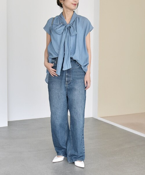 quaranciel（カランシエル）の「quaranciel:〈手洗い可能〉シアー デニム ボウタイ フレンチスリーブ ブラウス（シャツ/ブラウス・レディース・ブルー/ライトブルー・ONE SIZE）」の3枚目の写真