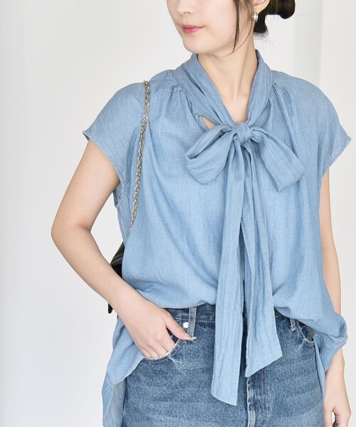 quaranciel（カランシエル）の「quaranciel:〈手洗い可能〉シアー デニム ボウタイ フレンチスリーブ ブラウス（シャツ/ブラウス・レディース・ブルー/ライトブルー・ONE SIZE）」の5枚目の写真
