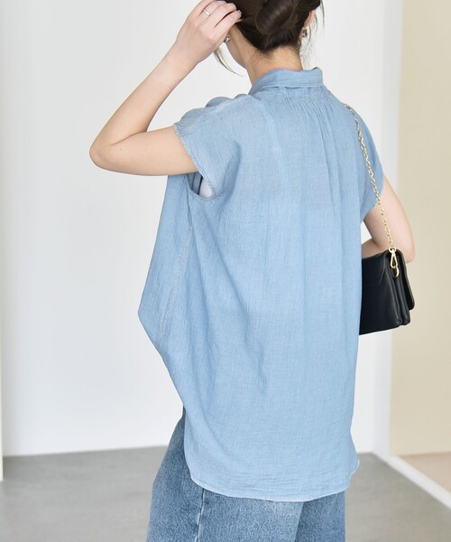 quaranciel（カランシエル）の「quaranciel:〈手洗い可能〉シアー デニム ボウタイ フレンチスリーブ ブラウス（シャツ/ブラウス・レディース・ブルー/ライトブルー・ONE SIZE）」の7枚目の写真