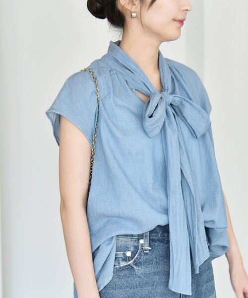 quaranciel（カランシエル）の「quaranciel:〈手洗い可能〉シアー デニム ボウタイ フレンチスリーブ ブラウス（シャツ/ブラウス・レディース・ブルー/ライトブルー・ONE SIZE）」の10枚目の写真
