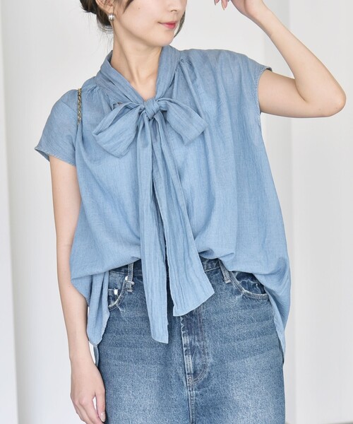 quaranciel（カランシエル）の「quaranciel:〈手洗い可能〉シアー デニム ボウタイ フレンチスリーブ ブラウス（シャツ/ブラウス・レディース・ブルー/ライトブルー・ONE SIZE）」の12枚目の写真