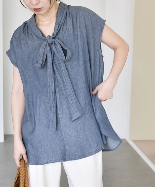 quaranciel（カランシエル）の「quaranciel:〈手洗い可能〉シアー デニム ボウタイ フレンチスリーブ ブラウス（シャツ/ブラウス・レディース・ブルー/ライトブルー・ONE SIZE）」の16枚目の写真