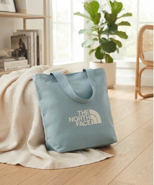 THE NORTH FACE(ザノースフェイス)の「【THE NORTH FACE/ザノースフェイス】LOGO COTTON BAG M ロゴ コットントートバッグ キャンバストート A4対応 ユニセックス(トートバッグ・レディース・ブラック/ダークオレンジ/ナチュラル/サックスブルー・ONE SIZE)」の17枚目の写真