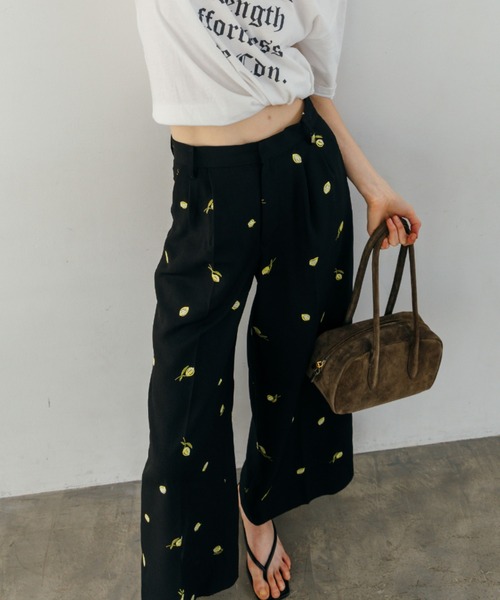CREDONA(クレドナ)の「MOTIF EMBROIDERY PANTS/モチーフエンブロイダリーパンツ(その他パンツ・レディース・ブラック・0/1)」の3枚目の写真