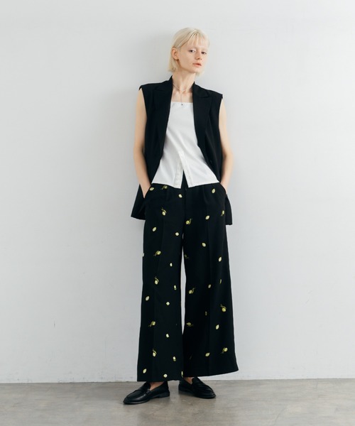 CREDONA(クレドナ)の「MOTIF EMBROIDERY PANTS/モチーフエンブロイダリーパンツ(その他パンツ・レディース・ブラック・0/1)」の5枚目の写真