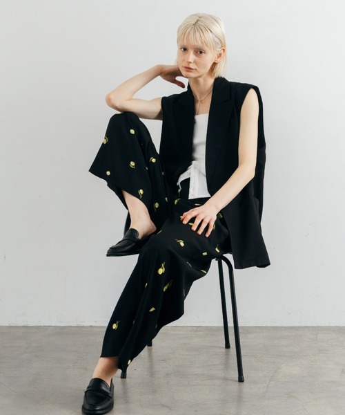 CREDONA(クレドナ)の「MOTIF EMBROIDERY PANTS/モチーフエンブロイダリーパンツ(その他パンツ・レディース・ブラック・0/1)」の7枚目の写真