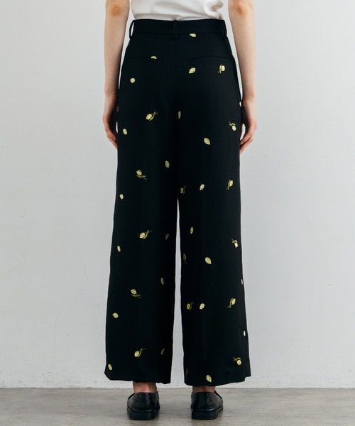 CREDONA(クレドナ)の「MOTIF EMBROIDERY PANTS/モチーフエンブロイダリーパンツ(その他パンツ・レディース・ブラック・0/1)」の11枚目の写真