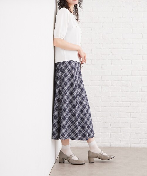 ESPERANZA(エスペランサ)の「Wストラップスクエアエナメルパンプス(パンプス・レディース・ブラック系1/ダークブラウン系1/アイボリー系1/ワイン系3・22.5cm/23.5cm/24.5cm/23.0cm/24.0cm)」の13枚目の写真